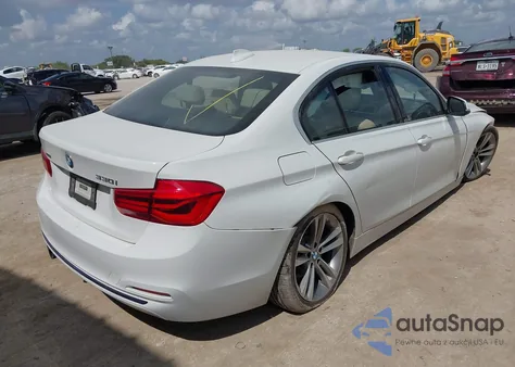 2018 BMW 330 xDrive z USA, uszkodzony, nr VIN WBA8D9C56JEM32256